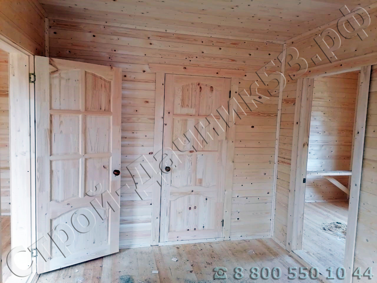 Внутренняя отделка, установлены деревянные филенчатые двери с фурнитурой