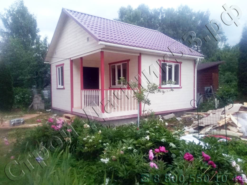 Дом покрашен в два слоя краской Тиккурила, для защиты древесины от погодных условий
